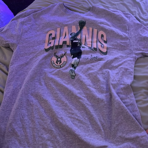 Giannis T-Shirt - Picture 1 of 1